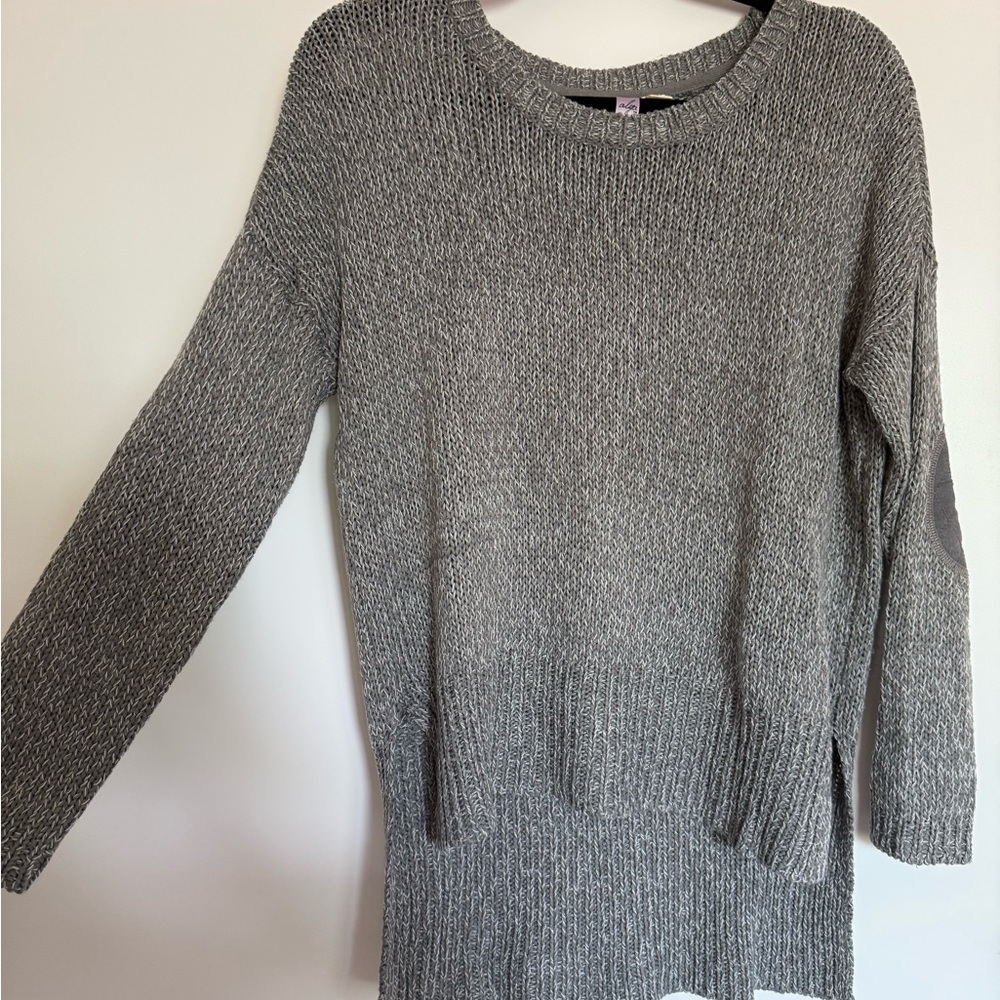 Francesca's Collections Gray Crew Neck Sweater Classic Knit